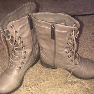 Combat boots